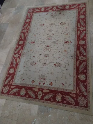 Alfombra clásica de lana.