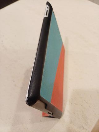 iPad 1 Plata 16GB con Cargador y Funda