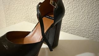 Zapatos de tacón y plataforma de piel