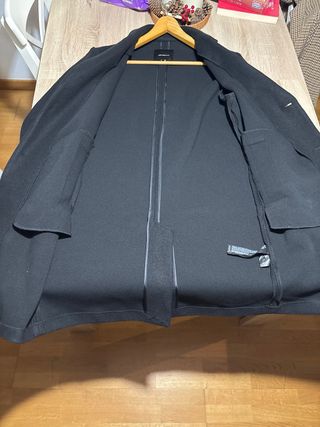 Abrigo de paño negro