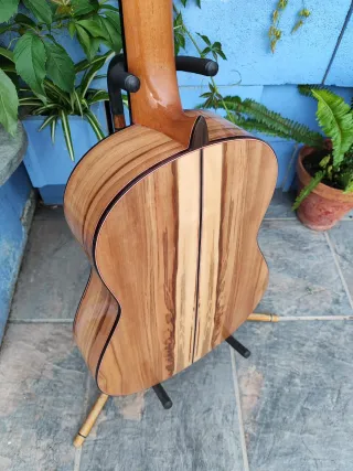 Guitarra Valeriano Bernal La Serranía