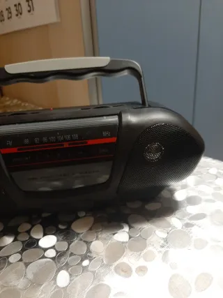 Radio Portátil Vintage FM.