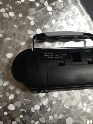 Radio Portátil Vintage FM.