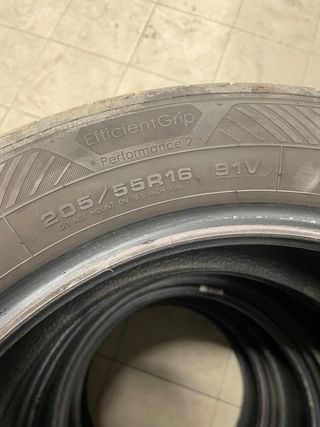 Neumáticos de coche