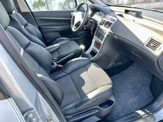 Peugeot / 307 2.0 HDi XS!! 135cv