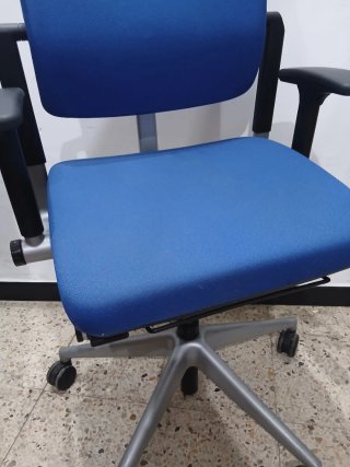 Steelcase Please: Silla giratoria ergonómica azul☀
