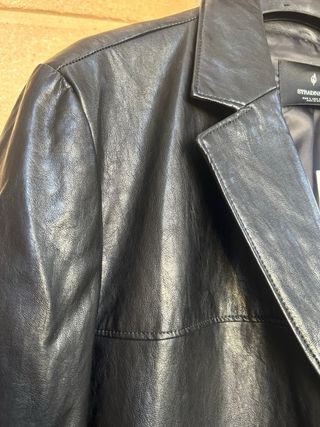 Chaqueta efecto piel Stradivarius Talla L