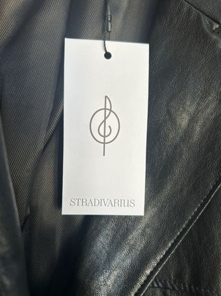 Chaqueta efecto piel Stradivarius Talla L