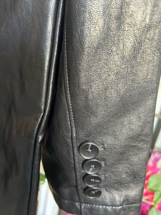 Chaqueta efecto piel Stradivarius Talla L