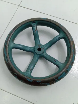 Volante antiguo para máquina