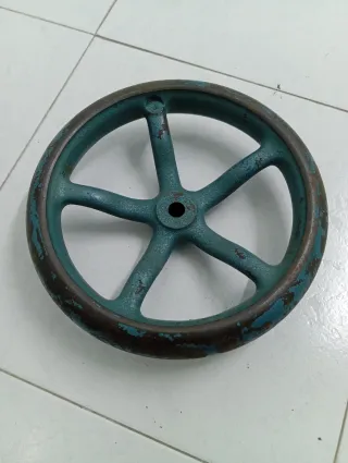 Volante antiguo para máquina