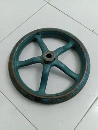 Volante antiguo para máquina