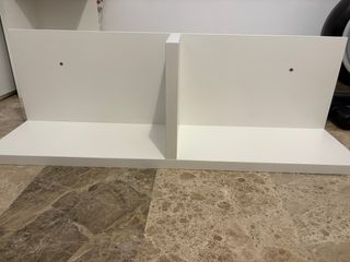 Estanterías de madera blancas para pared