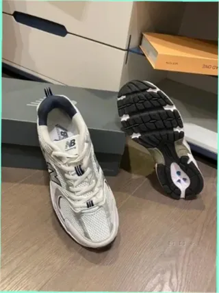 New Balance 530 Blancas Plata Azul Marino