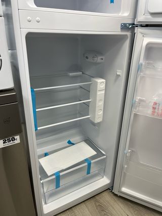 Frigorifico svan 143x55 AA