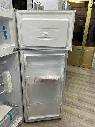 Frigorifico svan 143x55 AA