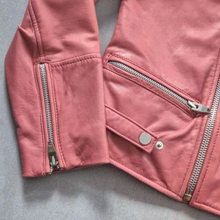 [M] - Mango Cazadora de Cuero Rosa con cremalleras