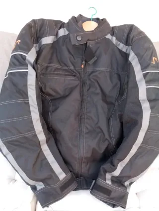 Chaqueta de moto cordura, como nueva.
