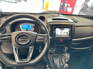 MICROCAR M.CROSS CON CARGA CERRADA 2024