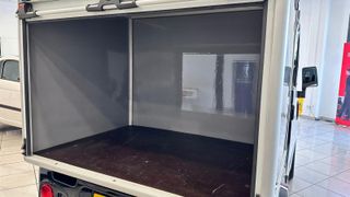 MICROCAR M.CROSS CON CARGA CERRADA 2024