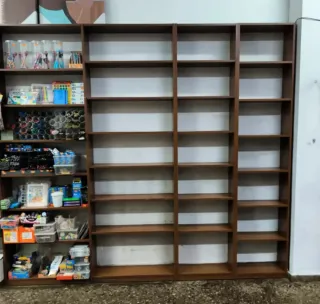 Estantería de madera modular