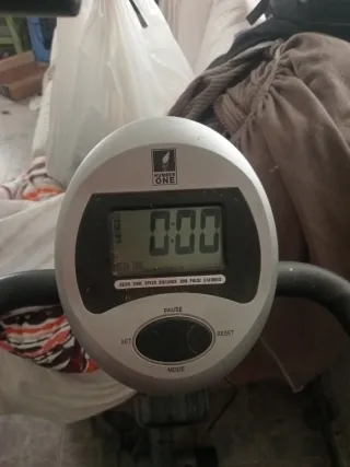 Bicicleta estática con pantalla