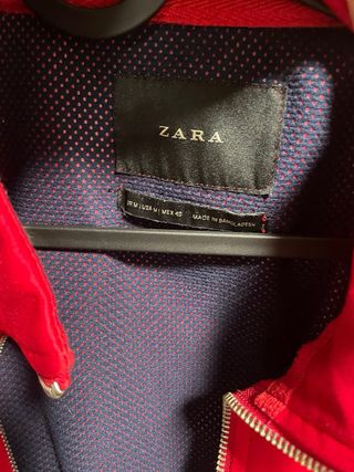 Chaqueta Zara Roja con Capucha