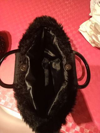 Borsa uncinetto con pelliccia e manico