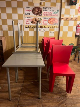 5 mesas y 20 sillas de comedor