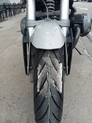 BMW R1200R 2013 con 3 maletas, ruedas nuevas...