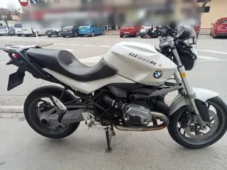 BMW R1200R 2013 con 3 maletas, ruedas nuevas...