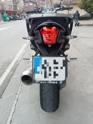 BMW R1200R 2013 con 3 maletas, ruedas nuevas...