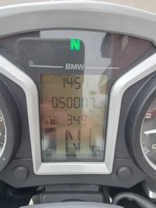 BMW R1200R 2013 con 3 maletas, ruedas nuevas...