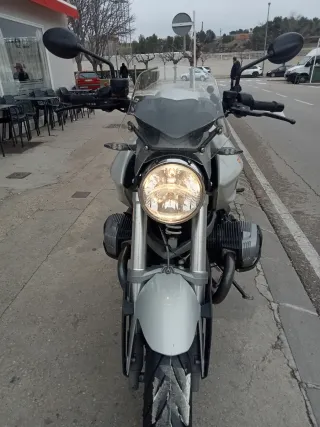 BMW R1200R 2013 con 3 maletas, ruedas nuevas...