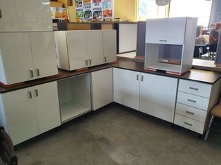 Nuove cucine in marmo e legno