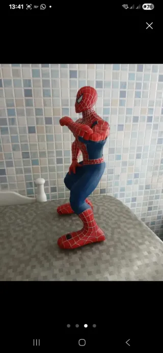 Figura Spiderman de 38 centímetros con movimiento