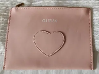 Neceser Guess Rosa Corazón