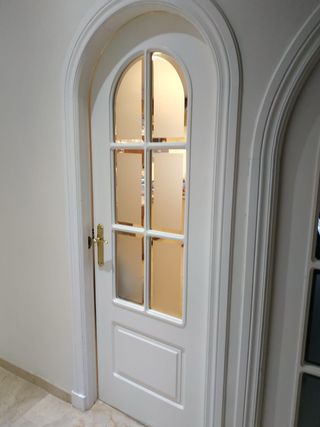 Puerta blanca 72cm con cristal