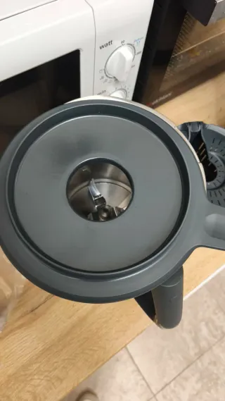 Thermomix TM6 con vaso y accesorios sin estrenar