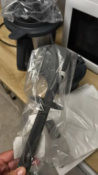 Thermomix TM6 con vaso y accesorios sin estrenar