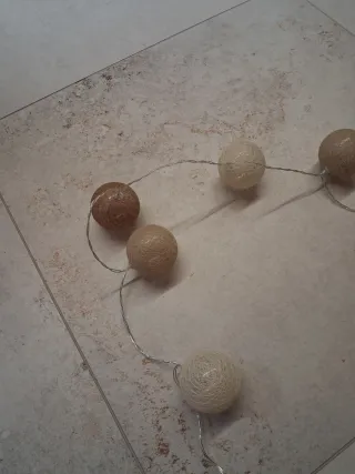 Ghirlanda luminosa beige e marrone