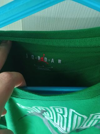 Camiseta Jordan verde manga larga