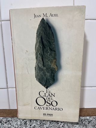 El clan del oso cavernario