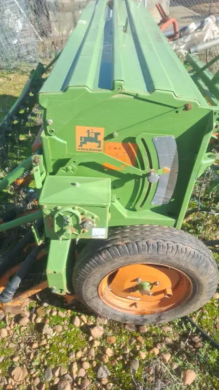 Sembradora de cereal Amazone ED30
