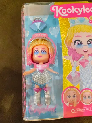 Kookyloos Golden Gala Muñeca. Crystal