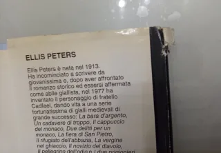 Mistero Doppio romanzo giallo medievale Peters