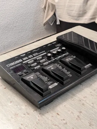 Boss ME-25 Pedal Multi efectos Guitarra