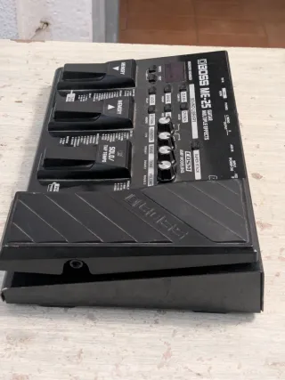 Boss ME-25 Pedal Multi efectos Guitarra