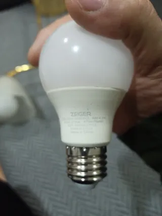 Lámpara de techo dorada 3 luces