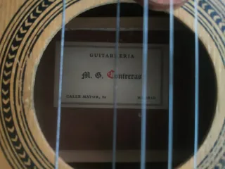 Guitarra Clásica Madera. Guitarrería MG Contreras.